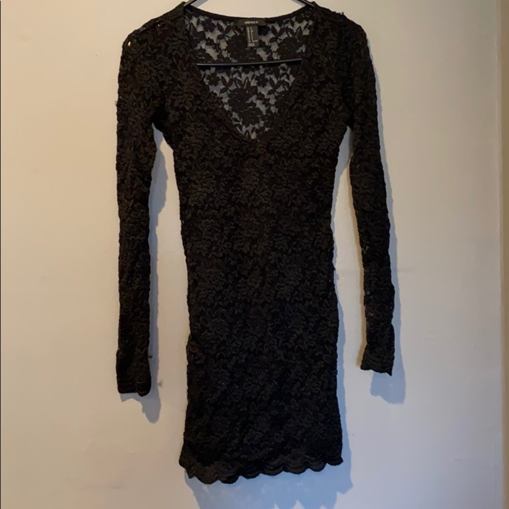 Bodycon lace dress